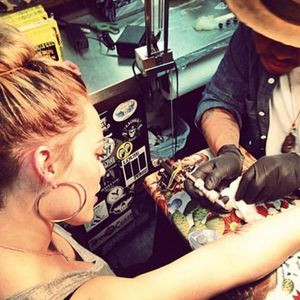Pictured, Hilary Duff | Instagram #Disney #celebrity #tattooedcelebrity #tattooedcelebrities