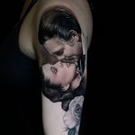 Gone with the Wind tattoo by Vero Imbo #VeroImbo #ladytattoos #blackandgrey #realism #realistic #hyperrealism #filmstill #gonewiththewind #film #movietattoo #portrait #clarkgable #VivienLeigh