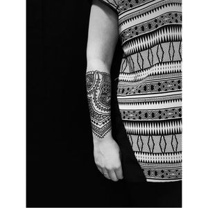 Cool tattoo by Twix #Twix #mehndi #ornamental #blackwork #mehndidesign #btattooing #blckwrk