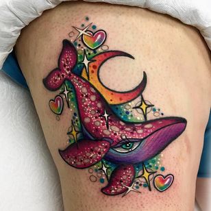 Tatuaje de Roberto Euan #RobertoEuan #neutraditional #color #whale # Sparks #glitter #moon #heart #stars #sealife #sea
