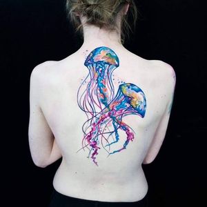 Watercolor jellyfish by Jay Van Gerven. #watercolor #JayVanGerven #jellyfish #inksplatter #blackandcolor