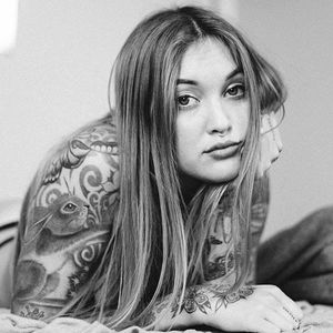 Via photographer ericmphoto #portrait #tattooedmodel #alternativemodel #wcw #septumpiercing #torrieblake