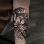 Lotus flower tattoo by Bacanu Bogdan #BacanuBogdan #blackandgrey #realistic #flower #lotus