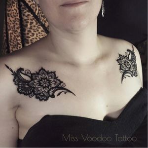 Lacy tattoos by Miss Voodoo #MissVoodoo #ornamental #lace #mehndi #chandelier #feather #mandala #matching