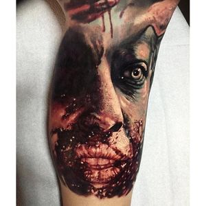 Gory portrait tattoo by Seunghyun ‘Potter’ Jo. #SeunghyunJo #SeunghyunPotterJo #Potter #colorrealism #macabre #bloody #horror