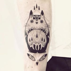 Totoro tattoo by Violette at Bleu Noir #VioletteChabanon #BleuNoir #Paris #France #tattooartist #tattooshop #totoro #blackwork #dotwork