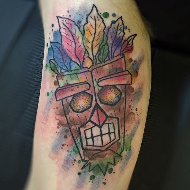 Tatuaje de máscara Tiki por Jason Adelinia #tiki #tikimask #watercolor #watercolorartist #JasonAdelinia