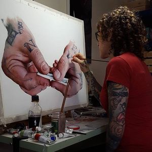 Jackee Sandelands-Strom in her studio via instagram sandelands #hyperrealism #fineart #fineartist #artshare #hands #art #jackeesandelandsstrom