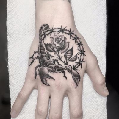 Scorpion, rose and wire by Lara Scotton #LaraScotton #blackandgrey #traditional #oldschool #barbedwire #rose #leaves #thorns #flower #scorpion #animal #insect #tattoooftheday
