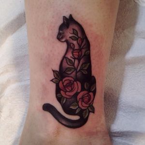 Cat tattoo by Hilary Jane Petersen #HilaryJanePetersen #nature #neotraditional #cat #rose