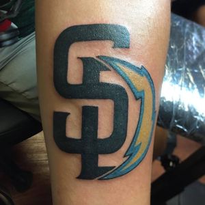 A fan who might be looking to get rid of his tattoo in the coming months. (Via IG - d_blackzican69) #nfl #sports #SanDiego #SanDiegoChargers #CoverUp