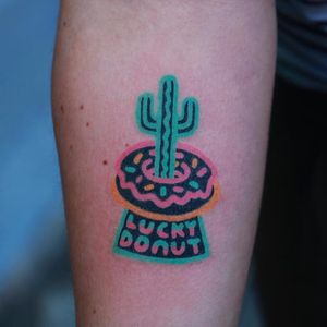 #ZzizziBoy #gringo #tradicional #neon #handpoke #colorido #colorful #cacto #cactus #donut #doce #candy #comida #food