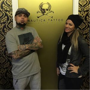 Adão Rosa e sua esposa Cíntia. Na filial Náutica Tattoo em Roma! #NáuticaTattoo #AdãoRosa #AlémDaPele #websérie #brasil