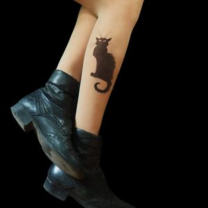 Le Chat by TATUL (via etsy.com) #tattooedtights #painted #art #fashion #TATUL #temporarytattoos #tights #stockings