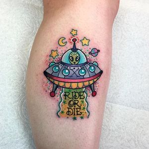 UFO tattoo by Roberto Euán. #colorful #girly #sparkles #sparkly #glittery #pretty #RobertoEuan #goldlagrimas #ufo #alien