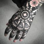 Blackwork Hand Tattoo by Daniel Frye #blackwork #blackworkhand #blackworkhandtattoo #blackworktattoos #blackworkartists #hand #handtattoos #mandala #mandalatattoo #dotshading #dotwork #dotworkhand #DanielFrye