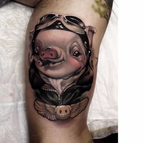 Tatuaje de cerdo aviador por Steven Compton #StevenCompton #newschool #pig #aviator