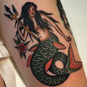 Mermaid Tattoo by Becca Genné-Bacon #mermaid #traditionalmermaid #oldschoolmermaid #traditional #classic #pinup #BeccaGenneBacon