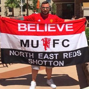 Wayne Ryan showing off his Manchester United fandom. #manchester #manchesterunited #liverpool #liverpoolFC via Liverpool Echo