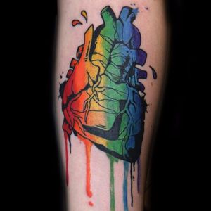 Coração anatômico com as cores do arco-íris #OrgulhoGay #GayPride #OrgulhoLGBT #ParadaGay #GayParade #preconceitoNao #amorlivre #freelove #coraçãoanatomico #anatomicalheart #heart #coração #rainbow #arcoiris
