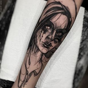 Tatuaje de Lily Munster por Felipe Rodríguez.  #FelipeRodriguez #lilymunster #retrato #brasil #brasileño #sketch #acuarela #neotradicional