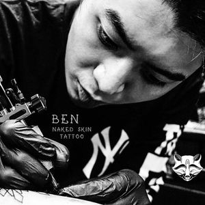 Benjamin Fly of Naked Skin Tattoo. (Photo via Facebook.) #BenjaminFly #singapore #blackworker #tattooartist #tattooer #tattooing