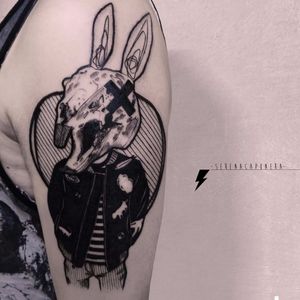 Donnie Darko, é você? #SerenaCaponera #gringa #blackwork #grafico #graphic #vintage #coelho #rabbit #skull #caveira #boy #garoto #colagem #collage