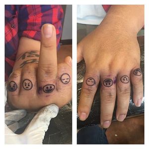 Emoji fingers by Roxy Trocar (via IG -- roxy_trocar_tattoo) #roxytrocar #emoji #emojitattoo