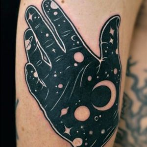 Have the Universe in your hand. Tattoo by Kreatyves #Kreatyves #surreal #geometric #pattern #opticalillusion #universe #hand #space
