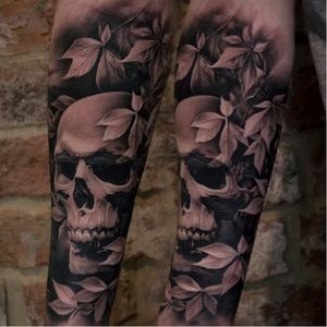 Awesome skull tattoo by Bacanu Bogdan #BacanuBogdan #blackandgrey #realistic #skull #leaves