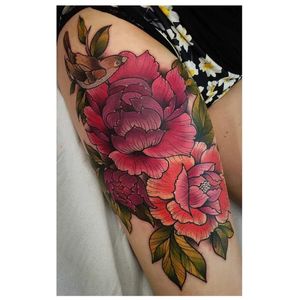 Peonies tattoo #AlicePerrin #peony #peonies #floral (Photo: Instagram @alish_p)