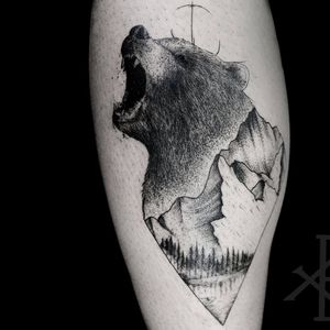Composição super elegante #BrunoAlmeida #tatuadoresdobrasil #tatuadoresbrasileiros #tatuadoresbr #blackwork #bear #urso