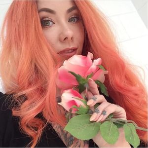 Megan looking cute with some flowers #MeganMassacre #tattooartist #tattoomodel #nyink #realitytv #megandreamtattoo #meganmassacrecontest #meganmassacretattoo #gritnglory
