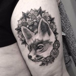 Pretty fox tattoo by Aston Reynolds #AstonReynolds #blackwork #dotwork #monochrome #mandala #fox