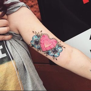 Rose Quartz Crystal Heart Tattoo by Chelsie @Chelsietattoo #ChelsieTattoo #Rosequartz #Pink #Crystal #Diamond #Heart #CrystalHeartTattoo #DiamondHeartTattoo