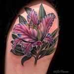 Realistic floral tattoo by Liz Venom via @lizvenom #lily #floral #realistic #realism #LizVenom