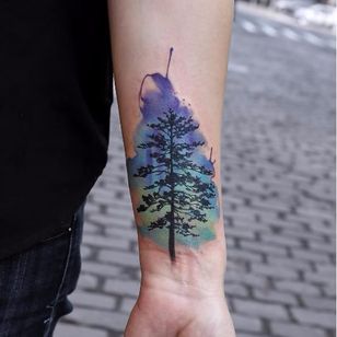 Tatuaje de pino por Joice Wang #JoiceWang #watercolor #graphic #nature #tree