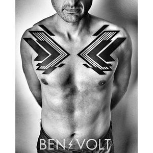 Amazing geometric chest tattoo by Ben Volt. #benvolt #geometric #black #tattoo