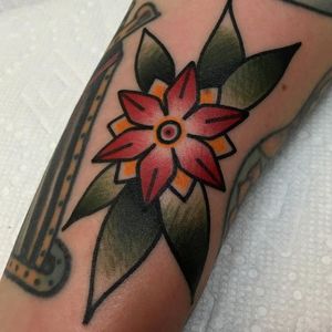 Flower tattoo by Dannii G #DanniiG #traditional #neotraditional #flower #skull #oldschool (Photo: Instagram @dannii_ltp13)
