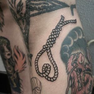 Rope tattoo by Hannah Louise Trunwitt #HannahLouiseTrunwitt #rope #tattooapprentice