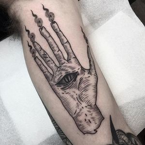 A blackwork hand of glory by Henbohenning (IG—henbohenning). #blackwork #handofglory #Henbohenning