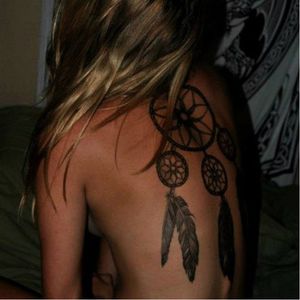 Dreamcatcher tattoo, artist unknown. #dreamcatcher #typicalgirltattoo