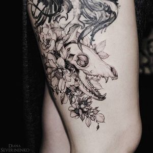 Garden-inspired tattoo by Diana Severinenko. #DianaSeverinenko #blackwork #subtle #garden #flower #plant #animalskull