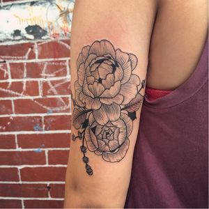 Simple and pretty linework rose by Amanda Tattoos #linework #rose #amandatattoos