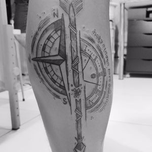 Direções #TamiresMandacaru #TatuadorasDoBrasil #brazilianartist #brasil #brazil #sketchstyle #estilorascunho #blackwork #fineline #bussola #compass #rosadosventos #windrose #flecha #arrow
