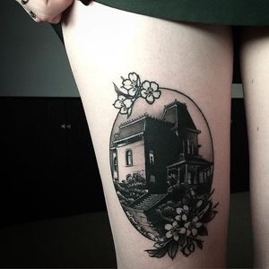 Bates manor tattoo by Pari Corbitt #PariCorbitt #Batesmanor #house #flower #frame #monochrome