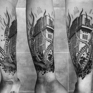 Blackwork building Krakken attack tattoo by Monika Malewska. #building #architecture #apartment #tentacles #blackwork #architecturetattoo #MonikaMalewska