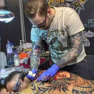 Tattoo Artist Joel Soos hard at work. Photo by Benoit Daguzan. (via IG—daguzan) #TattooArtist #JoelSoos