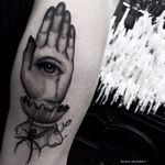 Blackwork hand tattoo by Ryan Murray. #RyanMurray #blackwork #dark #macabre #blackveilstudio #hand