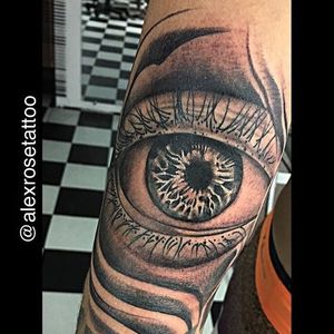 Captivating rays inside the eyeball tattoo by Alex Rose #eyetattoo